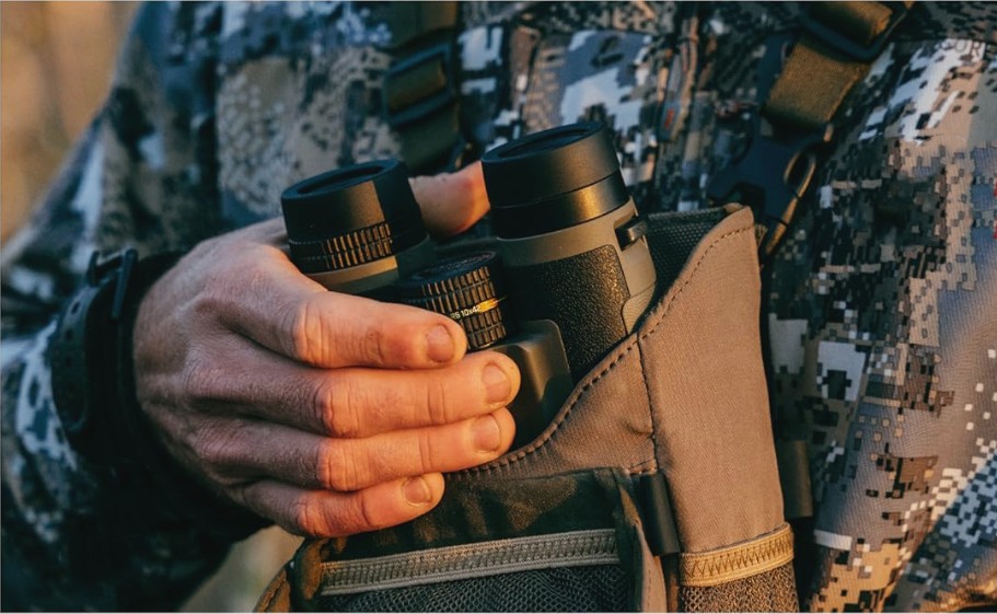 Binoculars with Harness